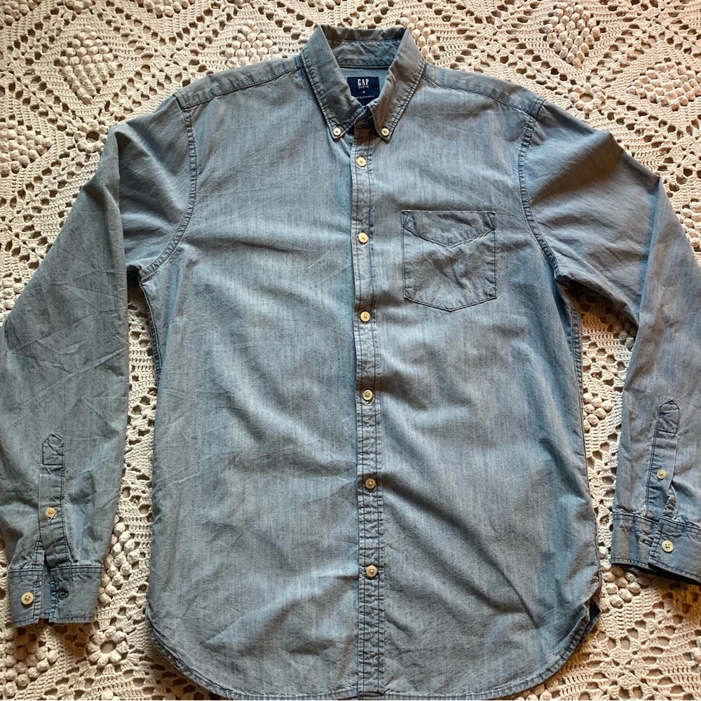 Gap Men’s Long Sleeve Denim Shirt medium slim fit
